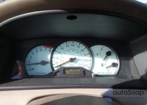 2003 Toyota Corolla Le z USA, uszkodzony, nr VIN JTDBR32E732006346